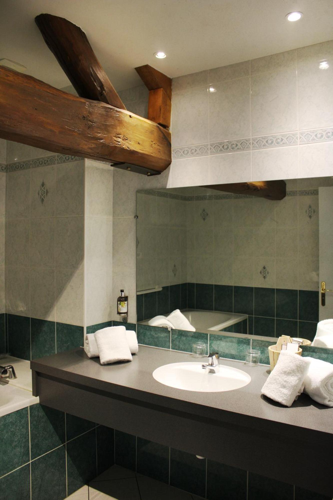 Auberge Du Lac, Sure Hotel Collection By Best Western Mesnil-Saint-Père المظهر الخارجي الصورة