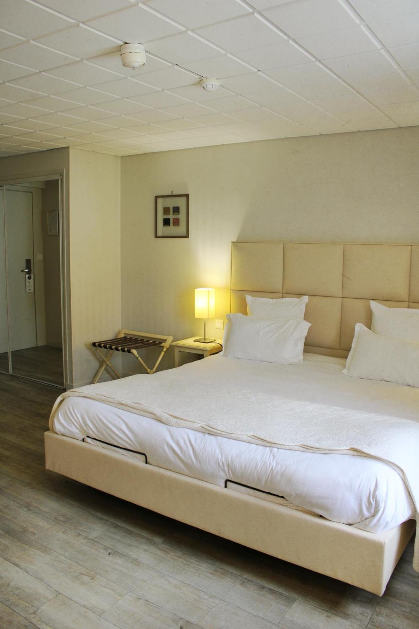 Auberge Du Lac, Sure Hotel Collection By Best Western Mesnil-Saint-Père المظهر الخارجي الصورة