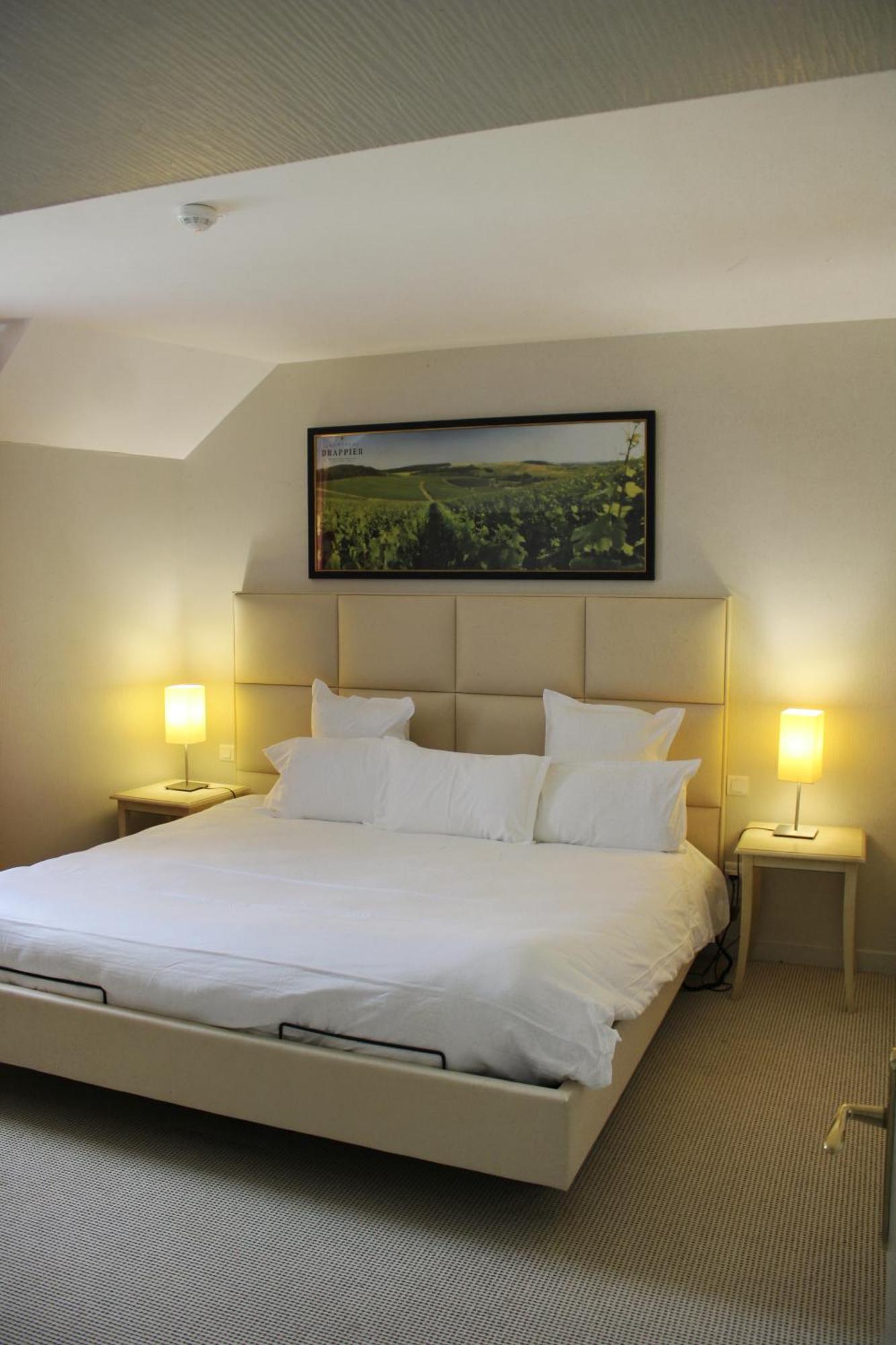Auberge Du Lac, Sure Hotel Collection By Best Western Mesnil-Saint-Père المظهر الخارجي الصورة